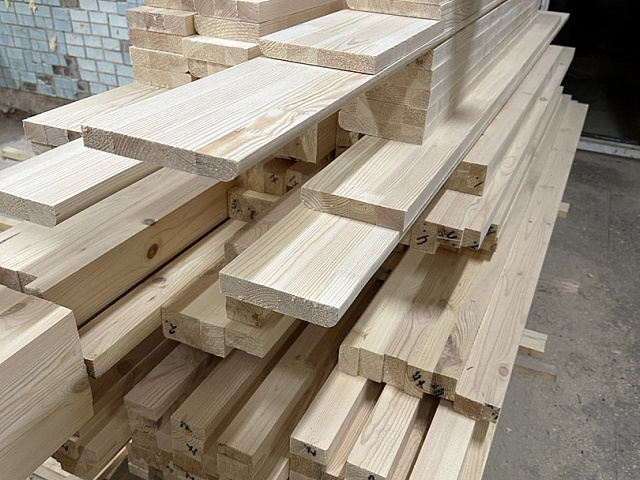 Купили окна и двери в сруб деревянного дома. Звоните. Расскажем, как установить окна и двери с обсадой.